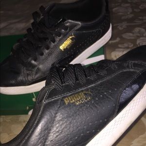 Black Pumas Size 6